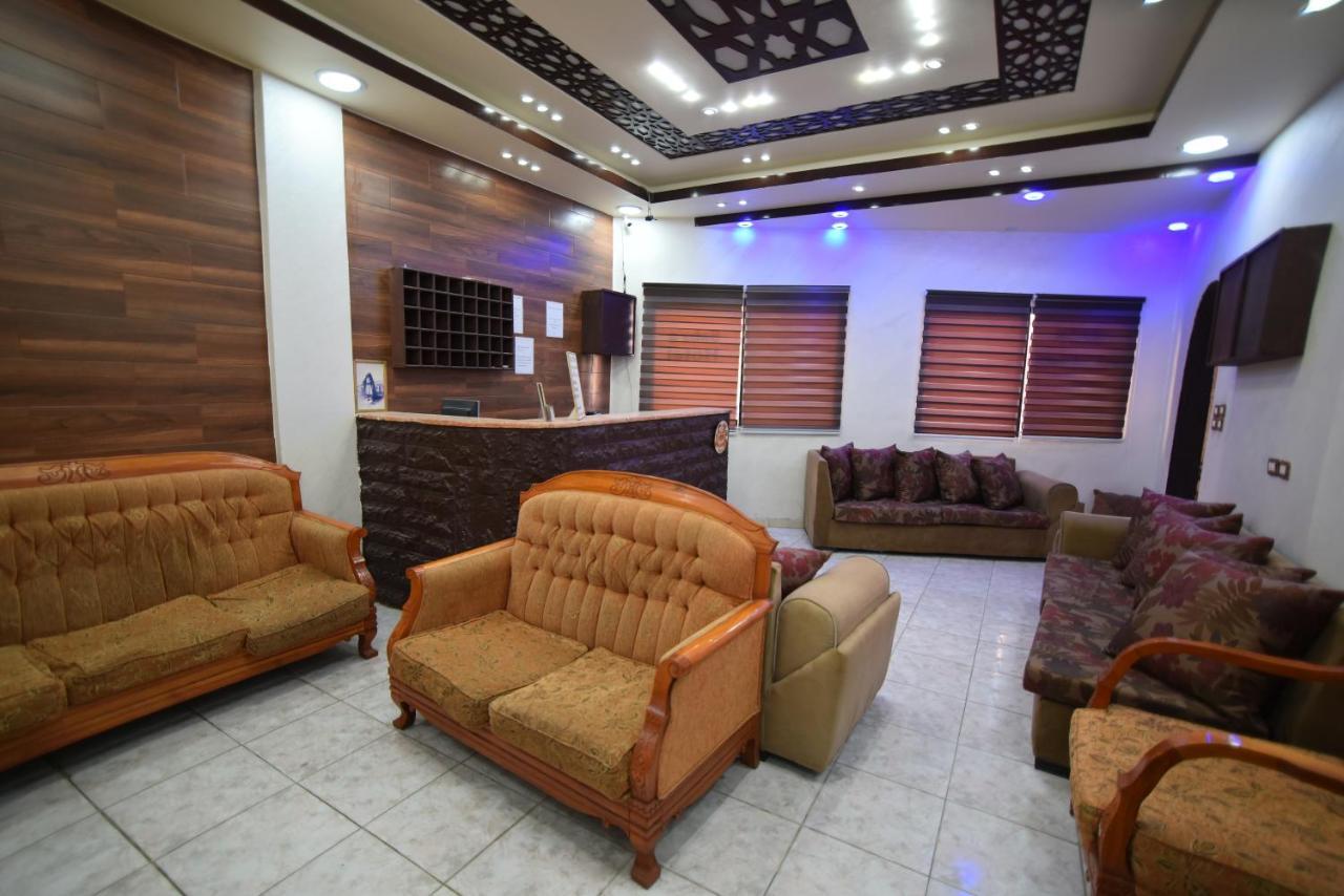 Petra Boxtel Hostel Wadi Musa Exterior photo