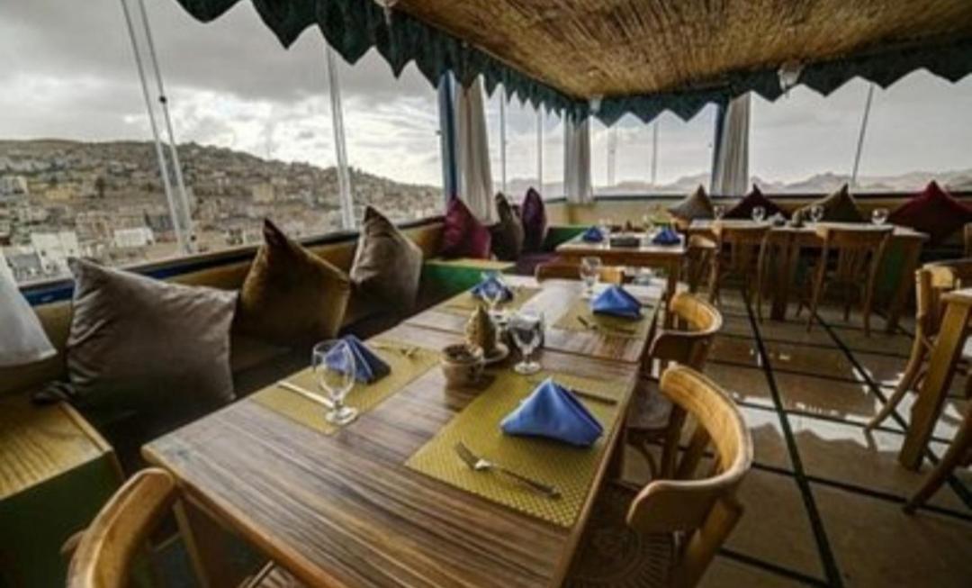 Petra Boxtel Hostel Wadi Musa Exterior photo