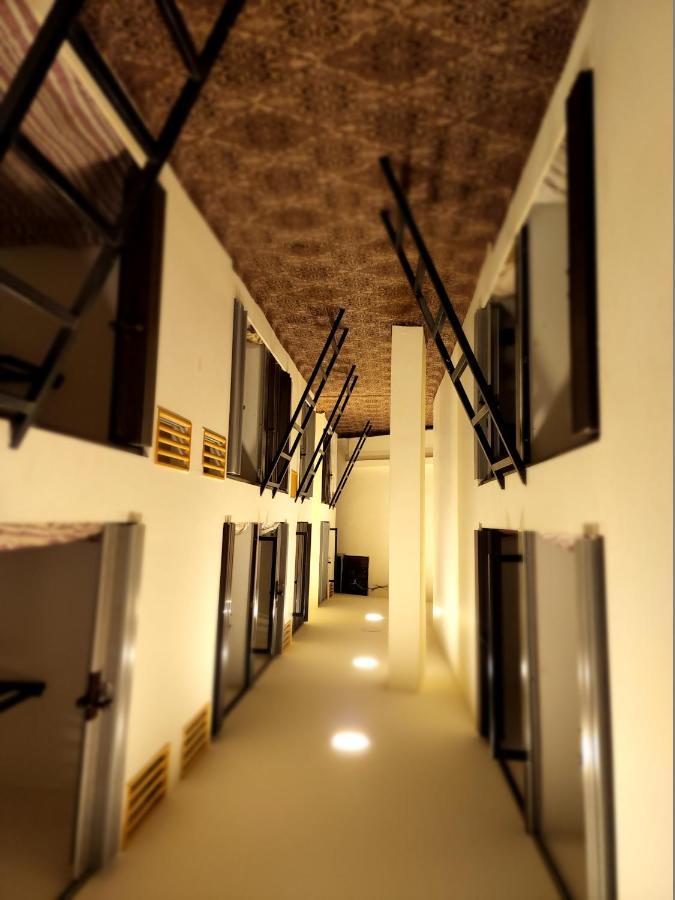 Petra Boxtel Hostel Wadi Musa Exterior photo