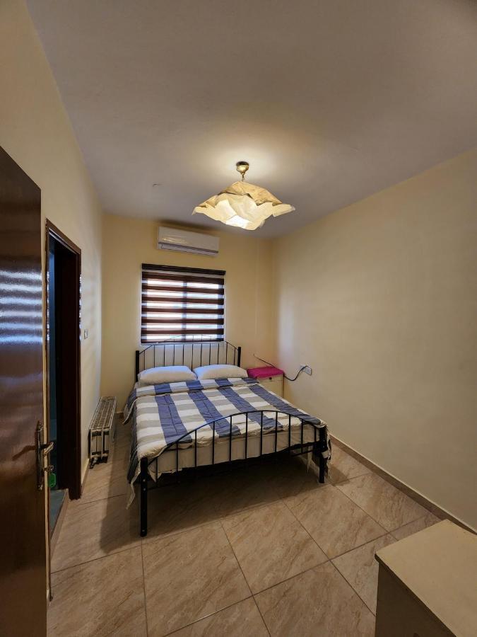 Petra Boxtel Hostel Wadi Musa Exterior photo