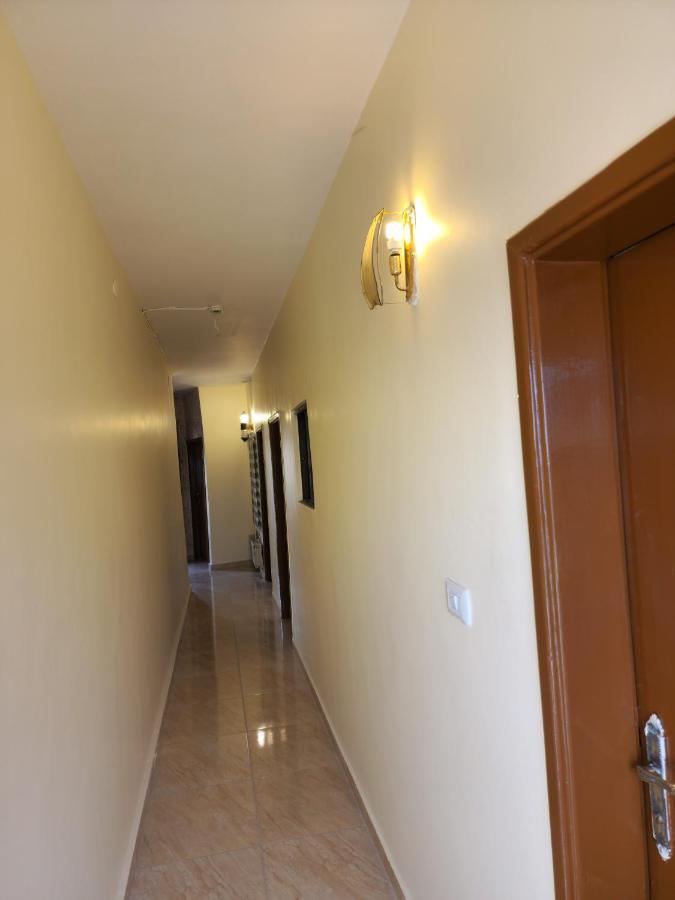Petra Boxtel Hostel Wadi Musa Exterior photo